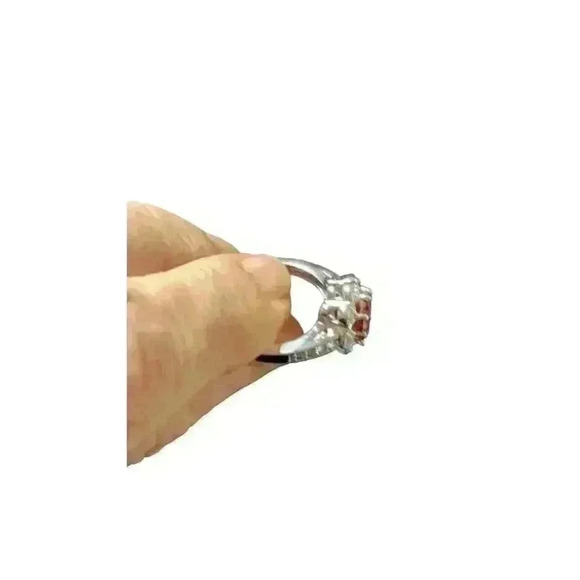 Ring size7 red stone with simulated diamonds - Picture 2 of 6